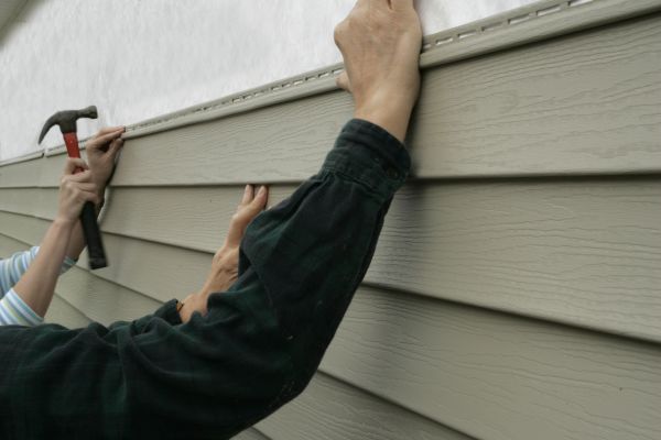 Cost of Insulated Siding Installation in Hendersonville
