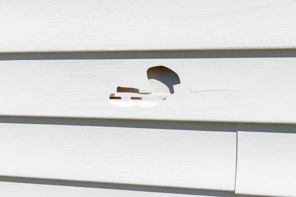 Cost of White Vinyl Siding Repair in Hendersonville